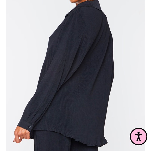 Pretty Little Thing - Petite Black Plisse Oversized Cuff Detail Set - Picture 2 of 4
